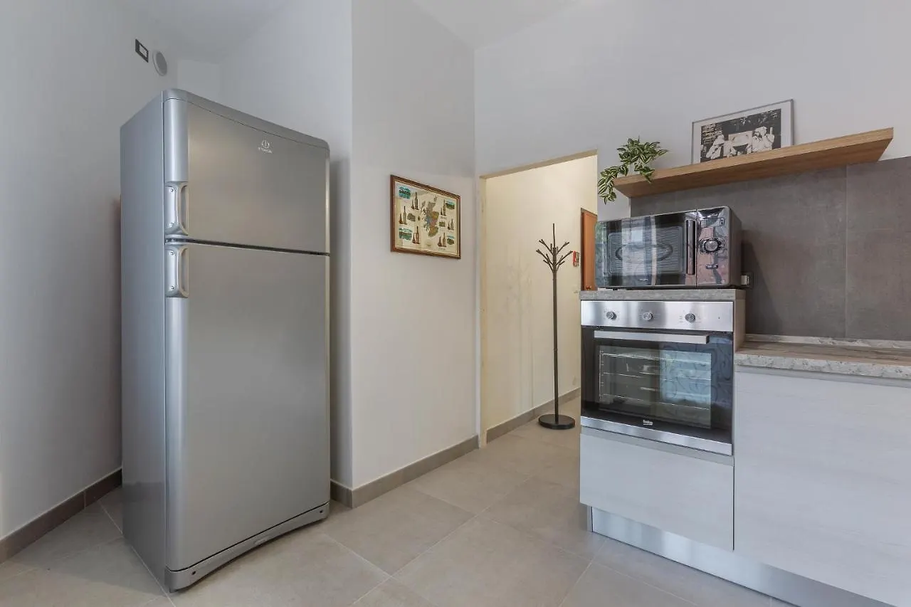 Ferrara Biscay Bay Apartment With Balconies 0*,  إيطاليا