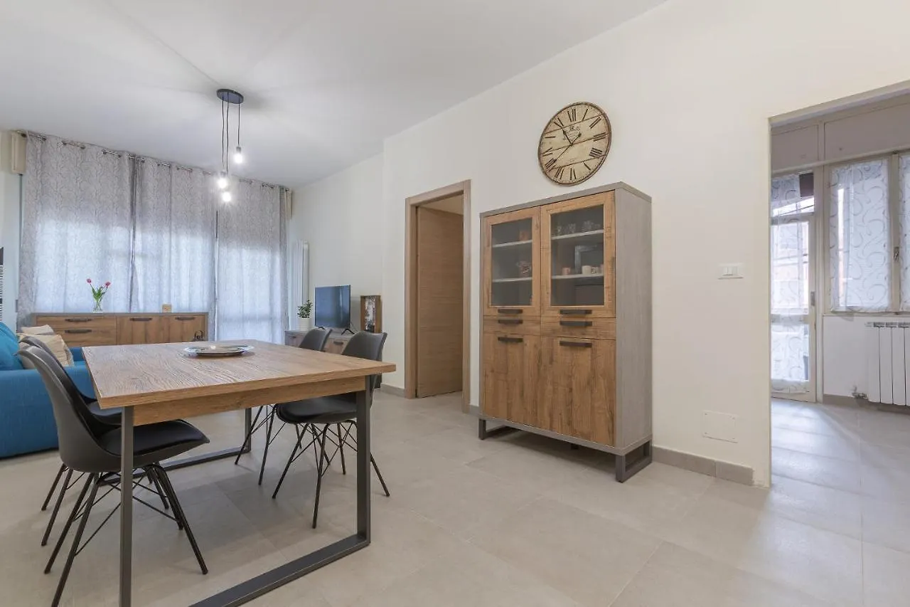 Ferrara Biscay Bay Apartment With Balconies