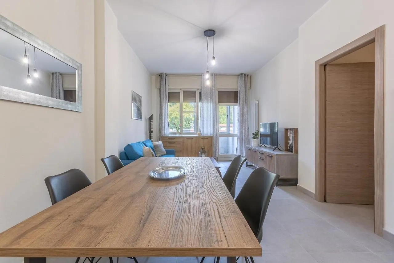 Ferrara Biscay Bay Apartment With Balconies