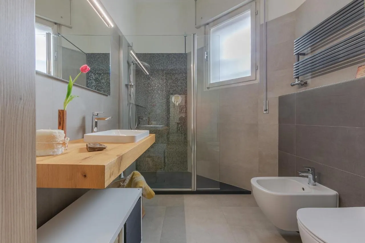 Ferrara Biscay Bay Apartment With Balconies 0*,  إيطاليا