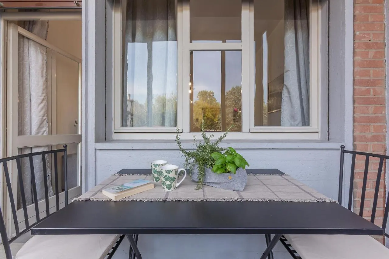 Ferrara Biscay Bay Apartment With Balconies