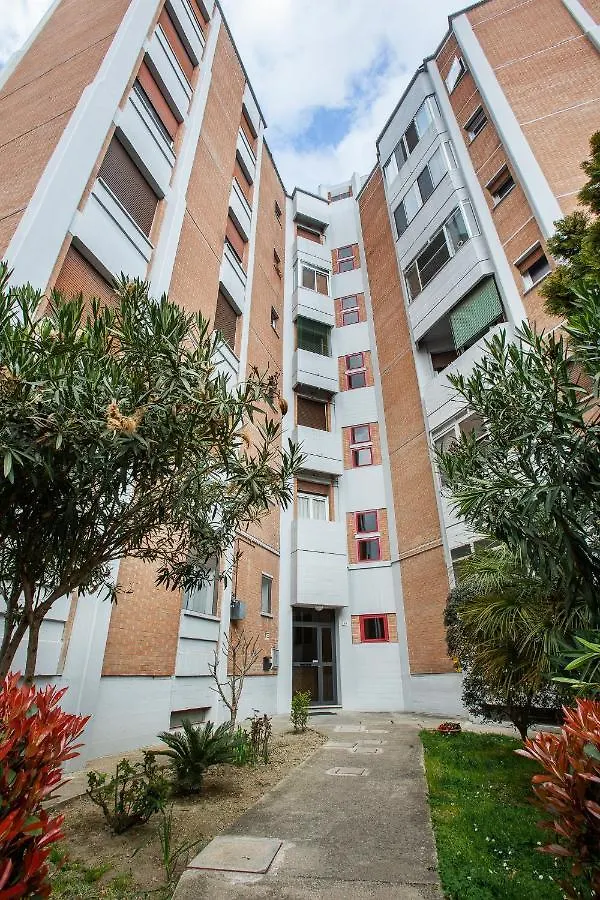 Ferrara Biscay Bay Apartment With Balconies